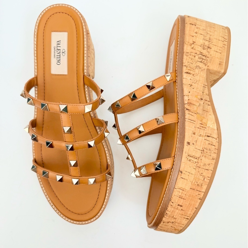 Valentino Garavani Camel/Tan Leather Rockstud Cork Platform Slide Sandals EU 39